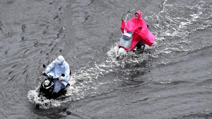 热闻|国庆假期强冷空气来袭！此地大到暴雪，山东局地大雨，17号台风和18号台风也有信儿了