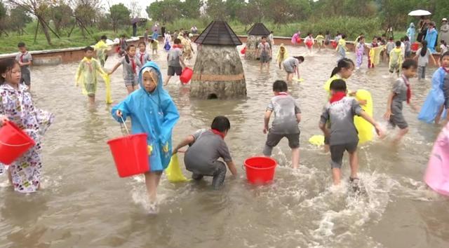 国庆假期临近，崇明景区节日氛围渐浓