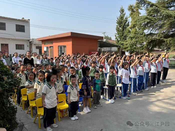 灞桥区江尹小学、江尹幼儿园举行经典诵读活动