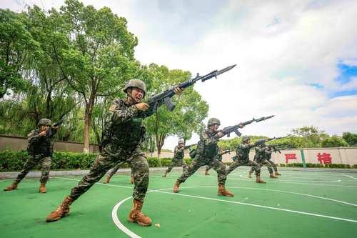 “奋斗情·青春志”主题融媒体宣传活动｜勇立潮头的奋斗者