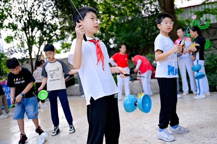 老底子的弄堂游戏你还记得吗？上海市民九子大赛今举行