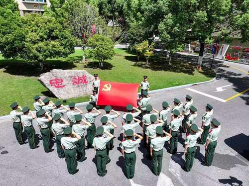 “奋斗情·青春志”主题融媒体宣传活动｜勇立潮头的奋斗者