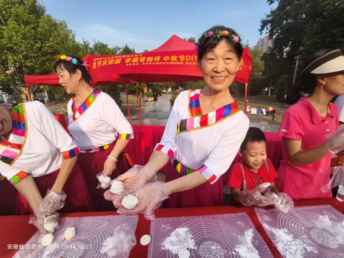 民族团结进步宣传月  民族团结一家亲 共育高新石榴情