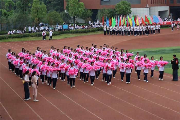 十堰高级职业学校举行第28届秋季运动会