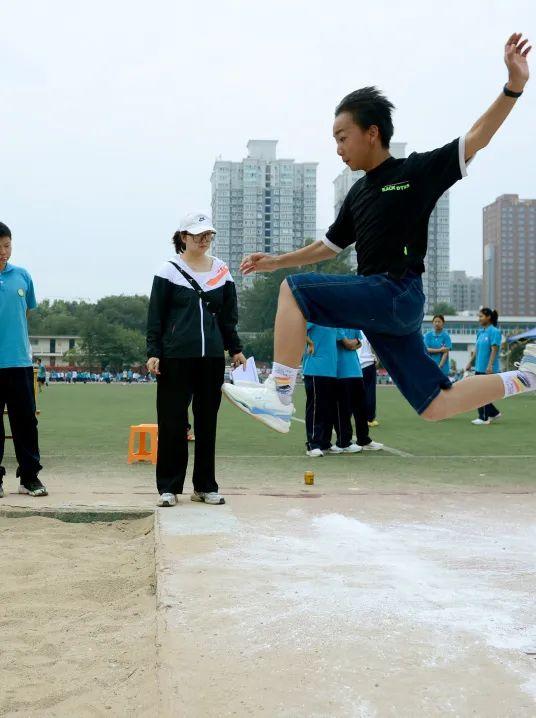 西安市西光中学教育集团举办秋季田径运动会