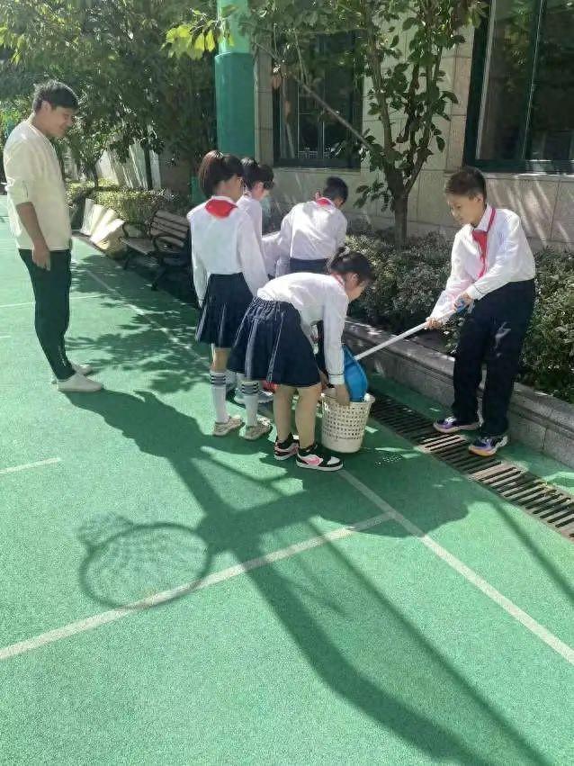 南京西路街道“你我童行，垃圾分类志愿校园行”主题活动举行