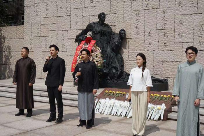 第十一个烈士纪念日：上海市民群众祭扫传承英烈精神