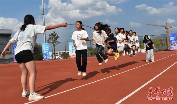 中方职中：运动赛场展雄姿 校运健儿竞风流