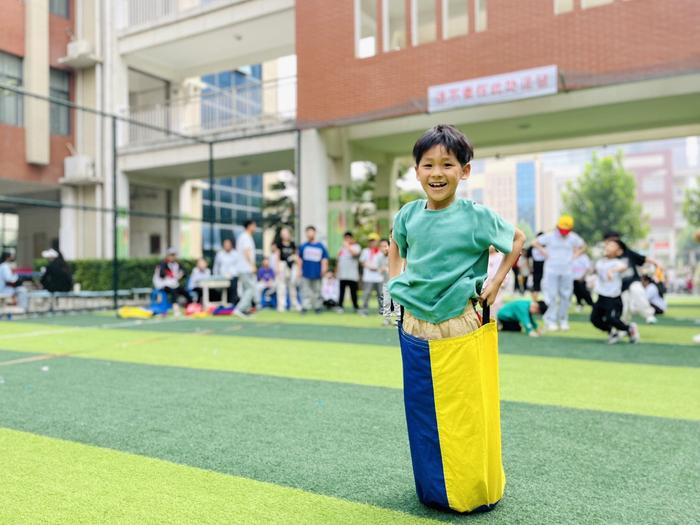 郑州市二七区嵩山路学校：“悦”享运动 筑梦未来