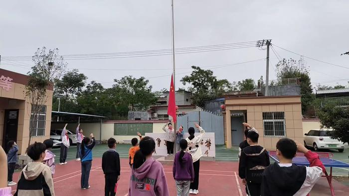 南召县石门乡竹园村小学校庆国庆国旗下讲话