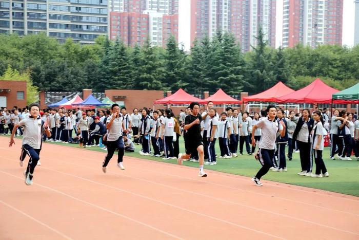 西安市航天城第一中学举行2024年秋季体育健康节