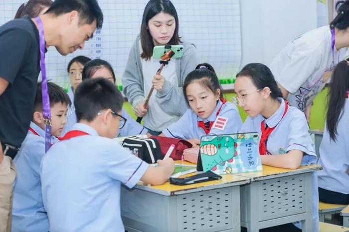 新城区太华路小学被授予“品质课程联盟实验学校”称号