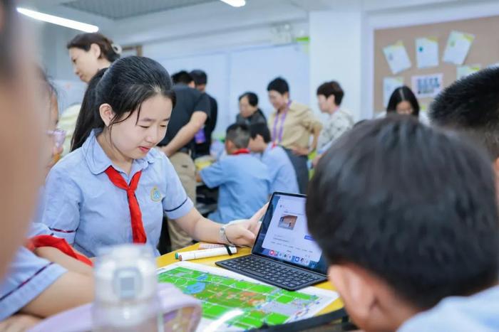 新城区太华路小学被授予“品质课程联盟实验学校”称号