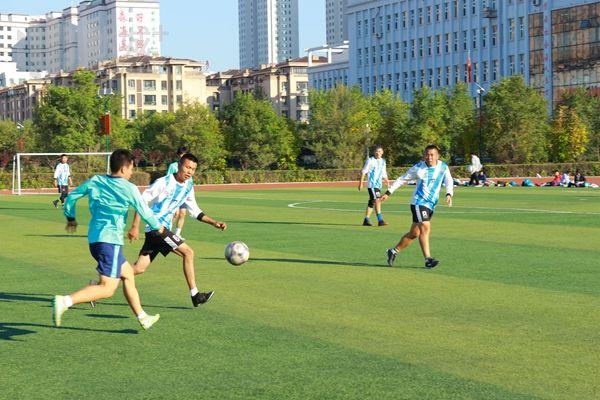 呼兰一中举行建校110周年教育教学成果汇报展