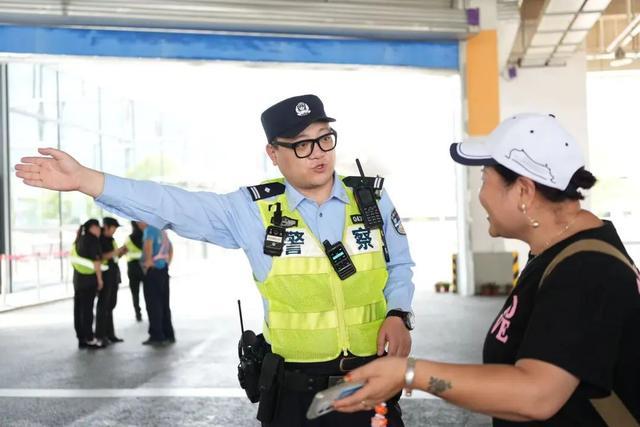 虹桥枢纽迎大客流高峰，警方的这些提醒，请记住并转发！