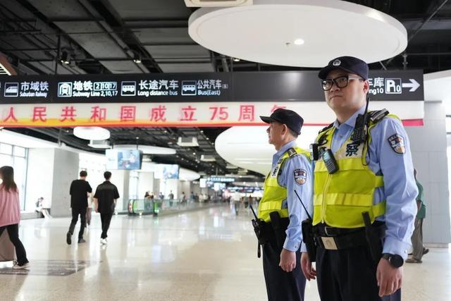 虹桥枢纽迎大客流高峰，警方的这些提醒，请记住并转发！