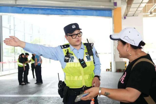 国庆首日虹桥到发旅客已超46万，进出库车辆超3.7万！安全通畅如何保障？