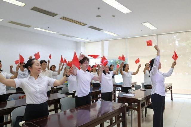 创新演绎《歌唱祖国》，方松街道社区学校为祖国献上深情祝福