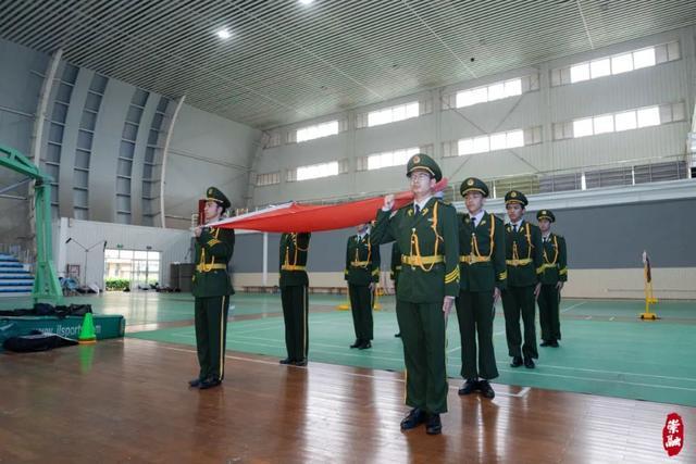 崇明中学师生与祖国同庆生