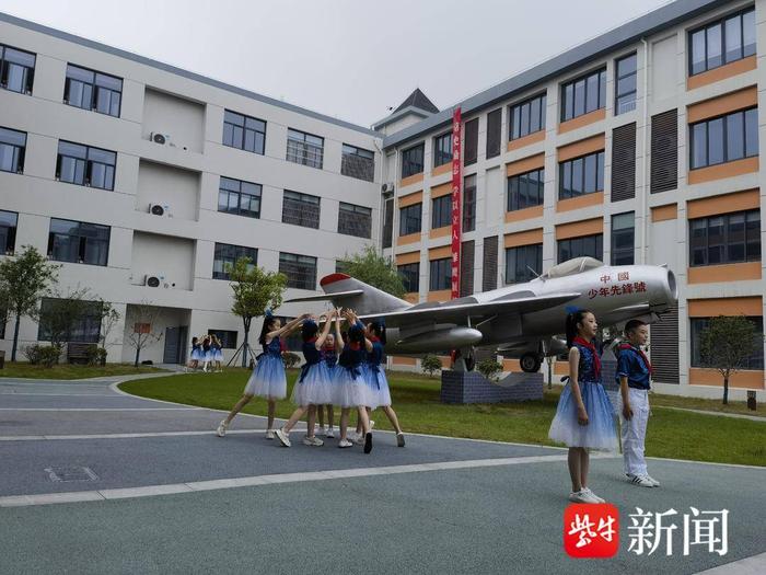 清澈的爱|用“糖果”换飞机 ，“中国儿童号”从泰州这所小学“起飞”