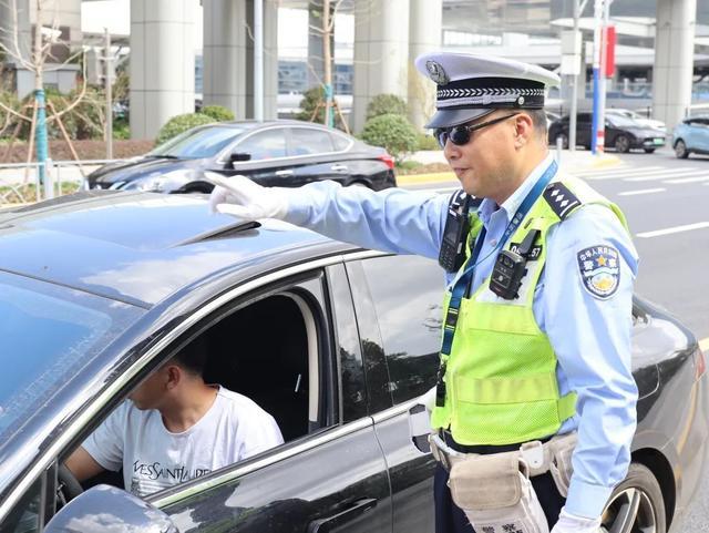 虹桥枢纽迎大客流高峰，警方的这些提醒，请记住并转发！