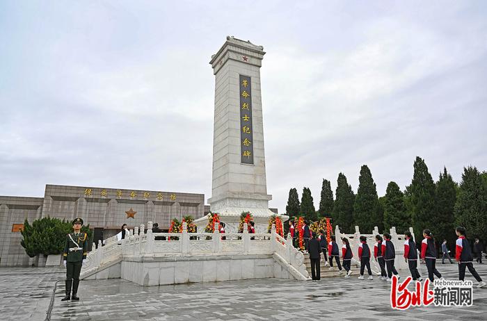 河北各地举行烈士纪念日活动