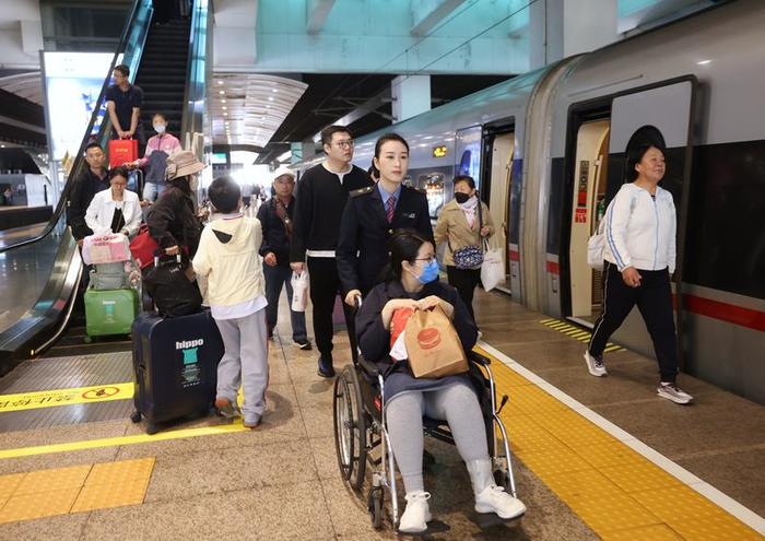 今日北京预计发送铁路旅客82.5万人次，亦庄站正式开通