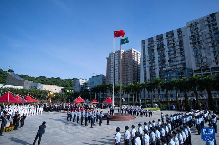 澳门特区政府举行升旗仪式和国庆酒会庆祝新中国成立75周年