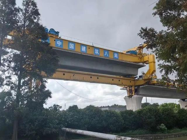 国庆假期，东方枢纽上海东站、沪苏通铁路等重大工程建设持续推进