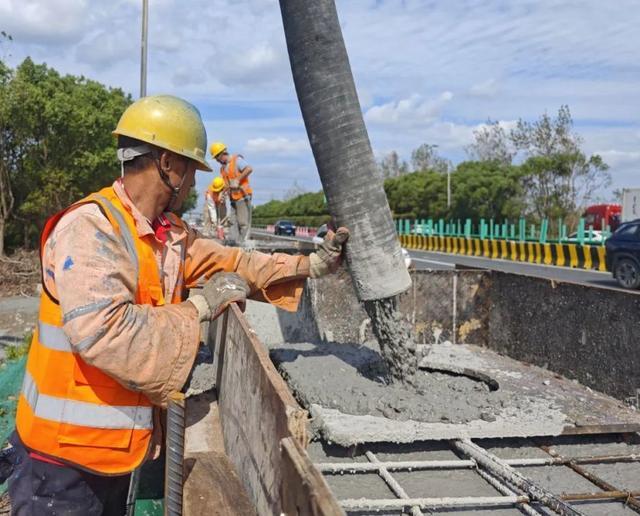 国庆假期，东方枢纽上海东站、沪苏通铁路等重大工程建设持续推进