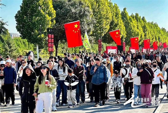 国庆假期 祁县乔家大院景区人气爆棚