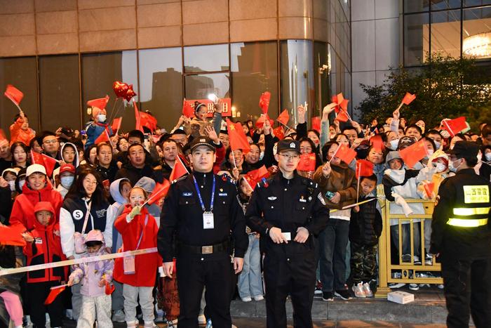 太原国庆旅游热，警方多措并举保平安