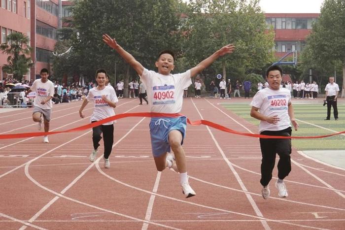 复兴中学举行第十五届秋季运动会