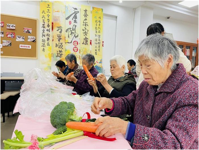 欢乐夕阳时光  共享美好生活  ——合肥磨店社区文忠苑社居委开展老年学校主题活动