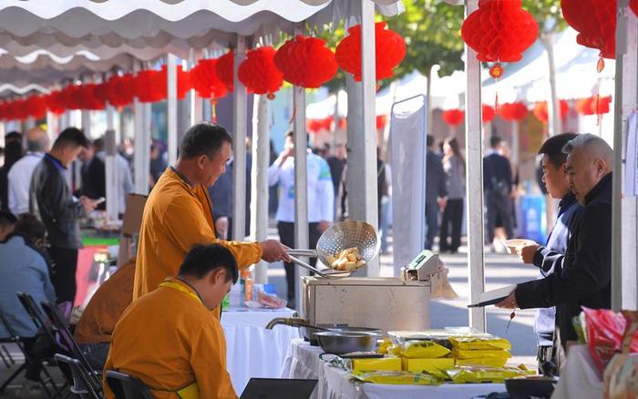 第二届新发地农博会开幕，东盟十国300多种农产品汇聚北京