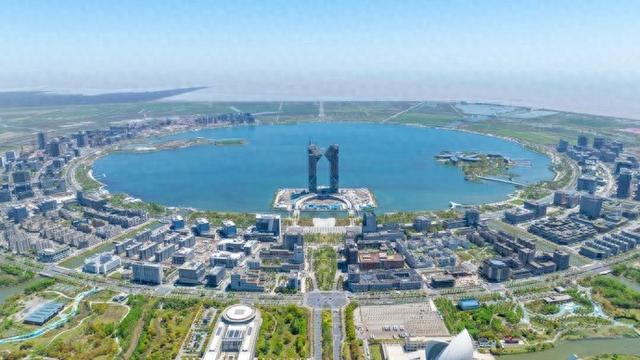 2024中国风险投资论坛在临港新片区举行，民建中央主席郝明金出席