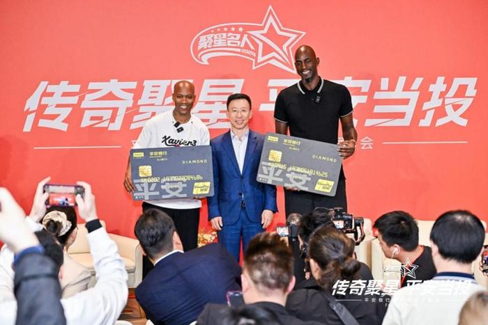 传递金融温度 NBA球星现场体验平安银行便捷支付