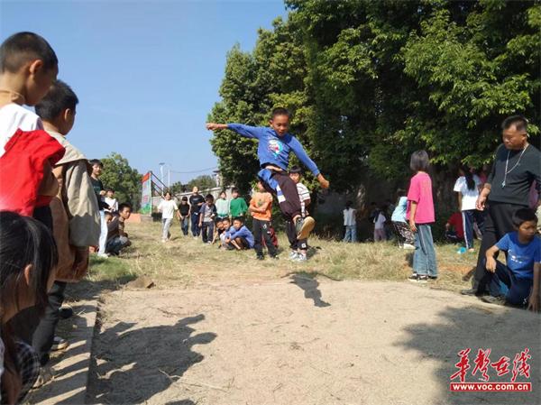 审章塘学校举行第六届秋季田径运动会