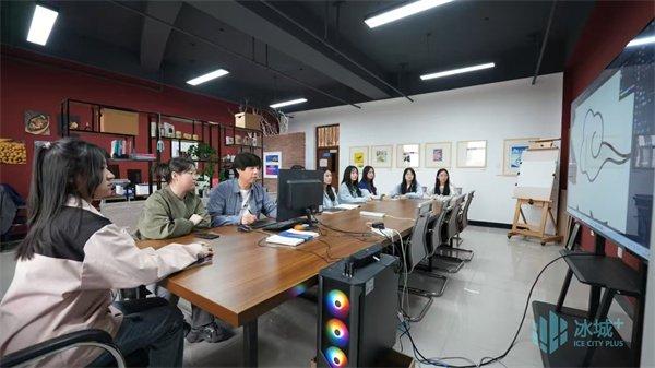 这项大赛上，黑龙江工商学院教师邓国梁获设计金奖