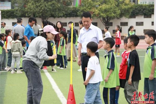 乾明路小学举办第十一届体育运动节