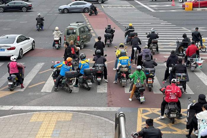 注意，北京多地路口已后移这条线