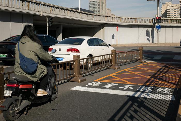 注意，北京多地路口已后移这条线