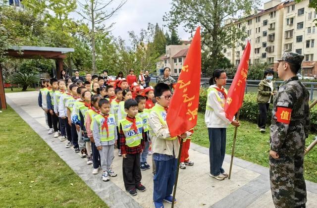 奔赴一场“护河”约定！在徐汇，TA们“大手”拉起了“小手”