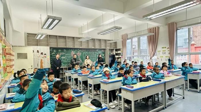 灞桥区赵庄小学迎接第四轮“316工程”工作督导检查