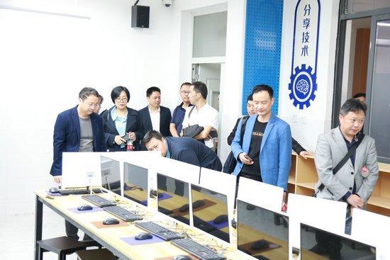 乐至县教体局一行到绵阳市富乐中学二中校区观摩学校课后服务开展工作