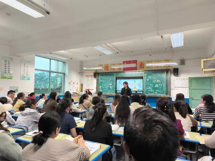 未央区红旗小学召开本学期第一次家长会