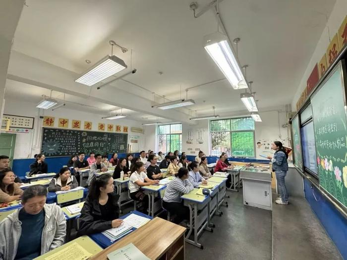 未央区红旗小学召开本学期第一次家长会