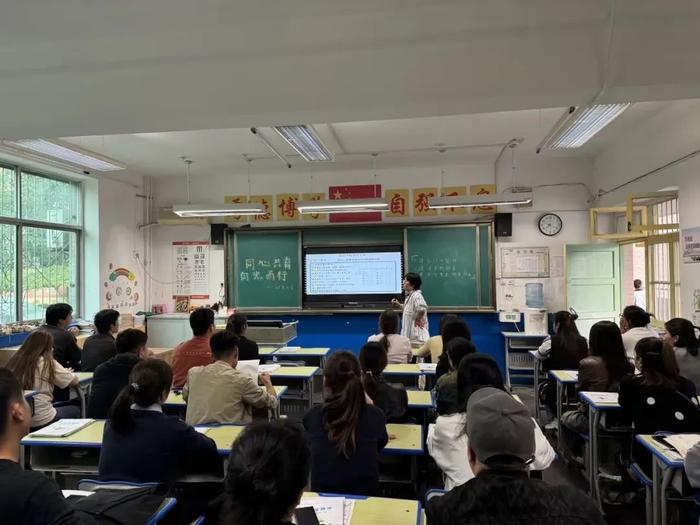 未央区红旗小学召开本学期第一次家长会