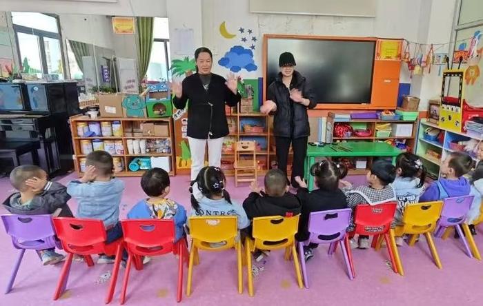 西安市灞桥区常家湾幼儿园家长进课堂活动纪实