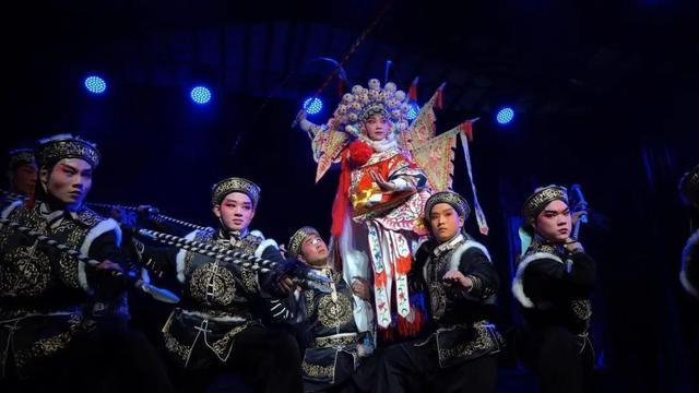 阵容强大，高潮迭起！婺剧《青春版穆桂英》在云间剧院上演